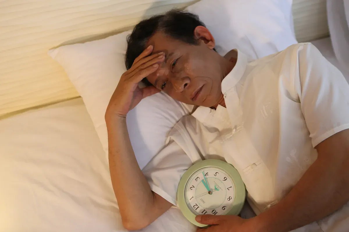 Đối tượng dễ bị mất ngủ có thể là người cao tuổi hoặc người có bệnh lý nền