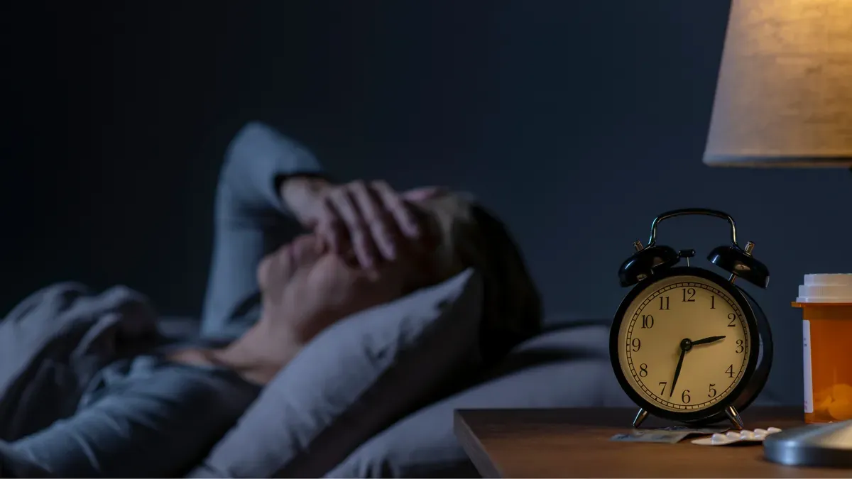 Người có bệnh lý về cơ xương khớp, tiêu hóa hoặc hô hấp cũng dễ bị gián đoạn giấc ngủ ban đêm
