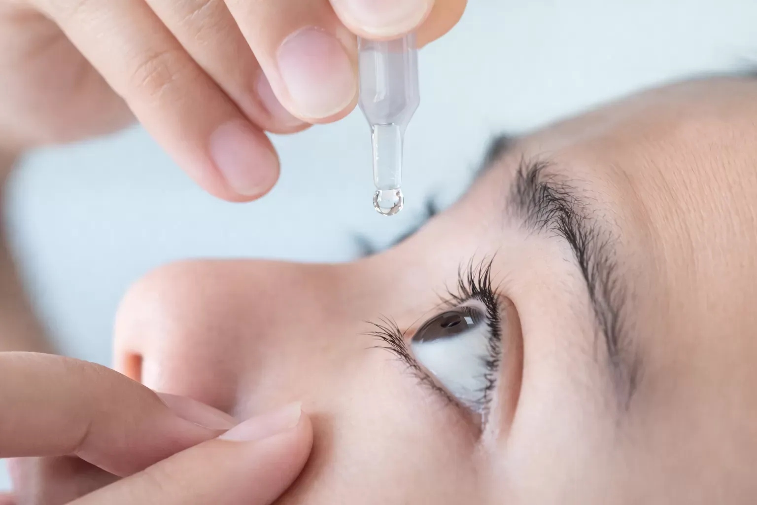Ánh sáng xanh gây mỏi mắt và khô mắt