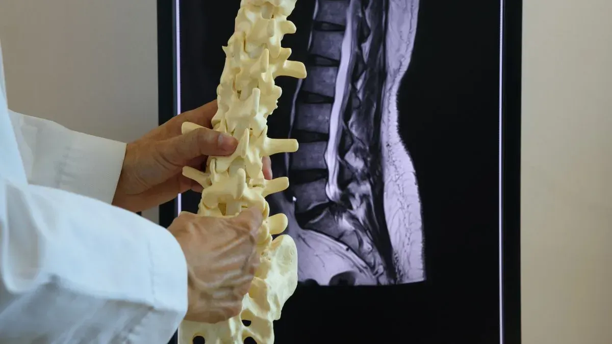 Chẩn đoán hình ảnh giúp bác sĩ xác định nguyên nhân gây đau lưng dưới