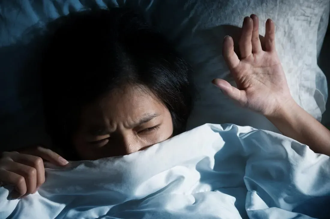 Căng thẳng và áp lực tâm lý có thể khiến bạn bị bóng đè