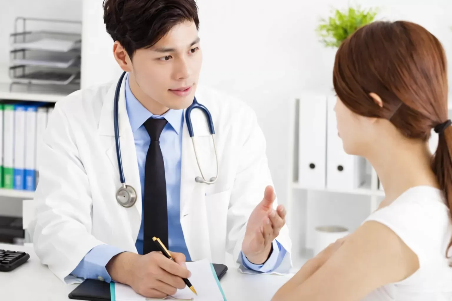 Khi nào buồn nôn cần đi khám bác sĩ ngay?