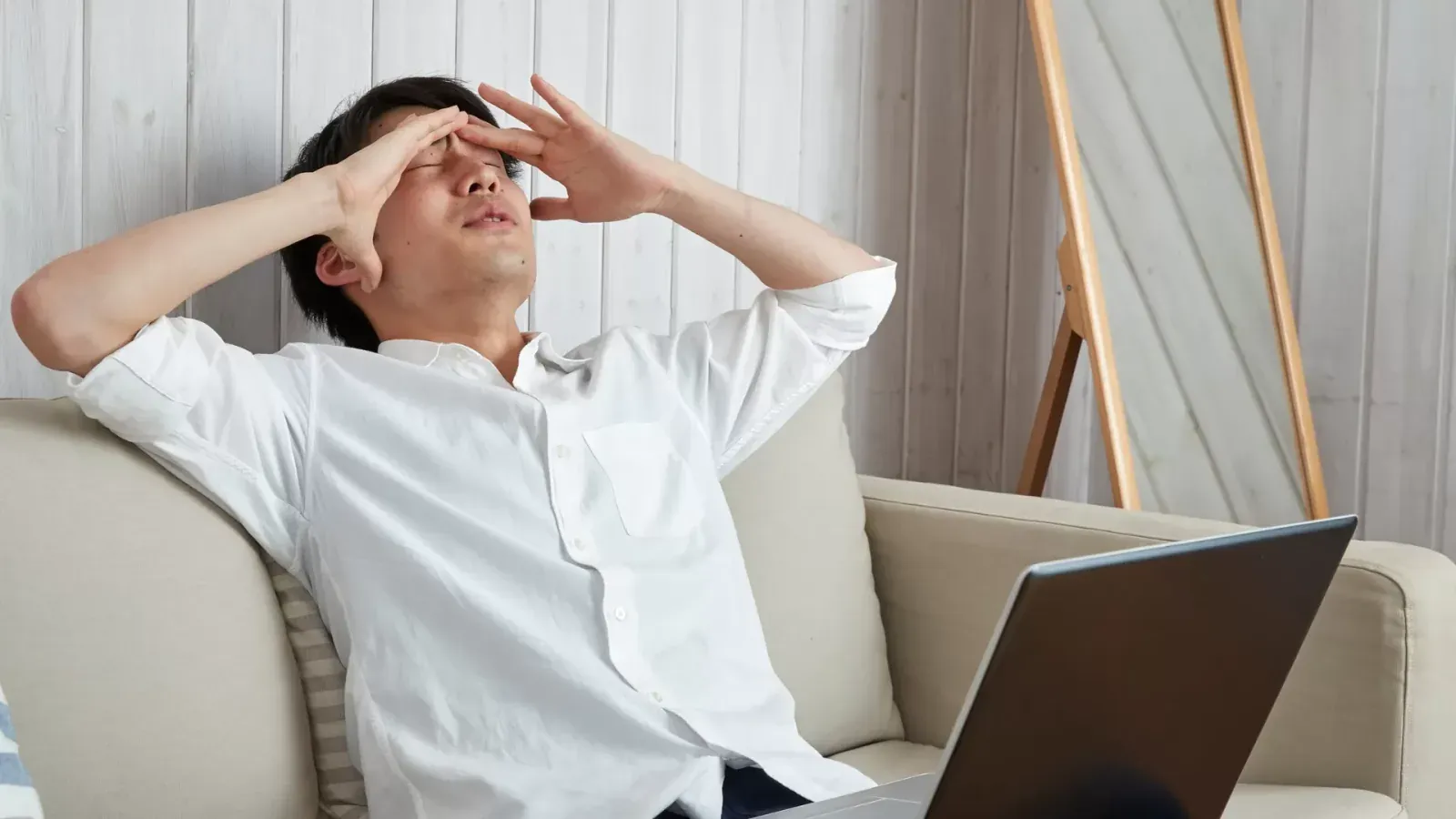 Rối loạn đồng hồ sinh học dễ khiến người bệnh bị mất ngủ mạn tính, ảnh hưởng đến công việc và làm