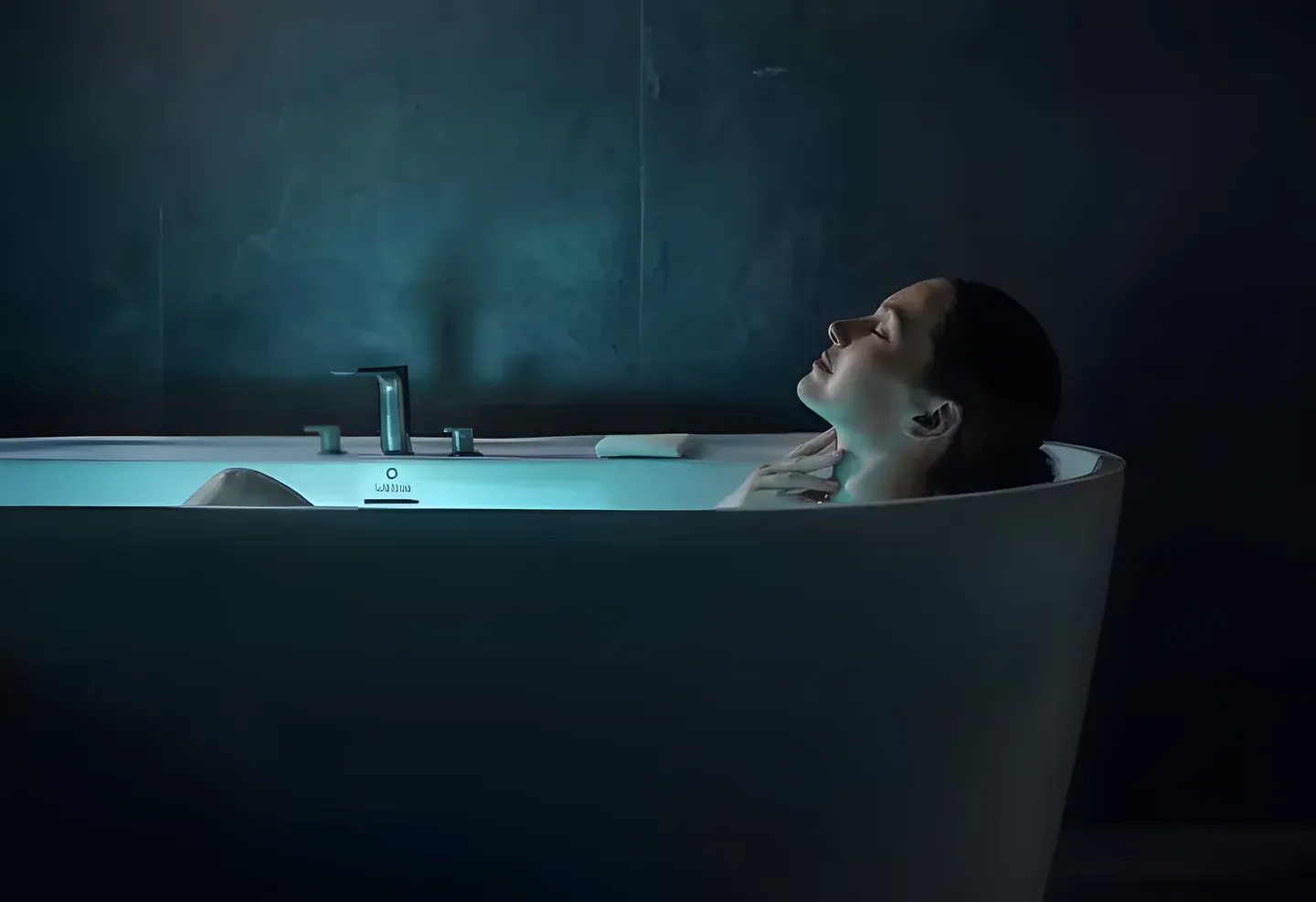 Hút thuốc lá, lạm dụng rượu bia và stress kéo dài là những thói quen làm tăng nguy cơ đột tử do tim