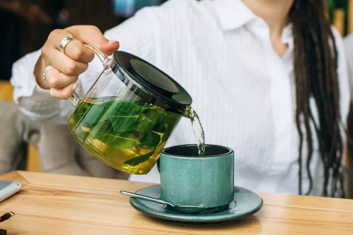 Có thể dùng L-theanine vào ban ngày để hỗ trợ tập trung hoặc vào buổi tối để hỗ trợ thư giãn trước
