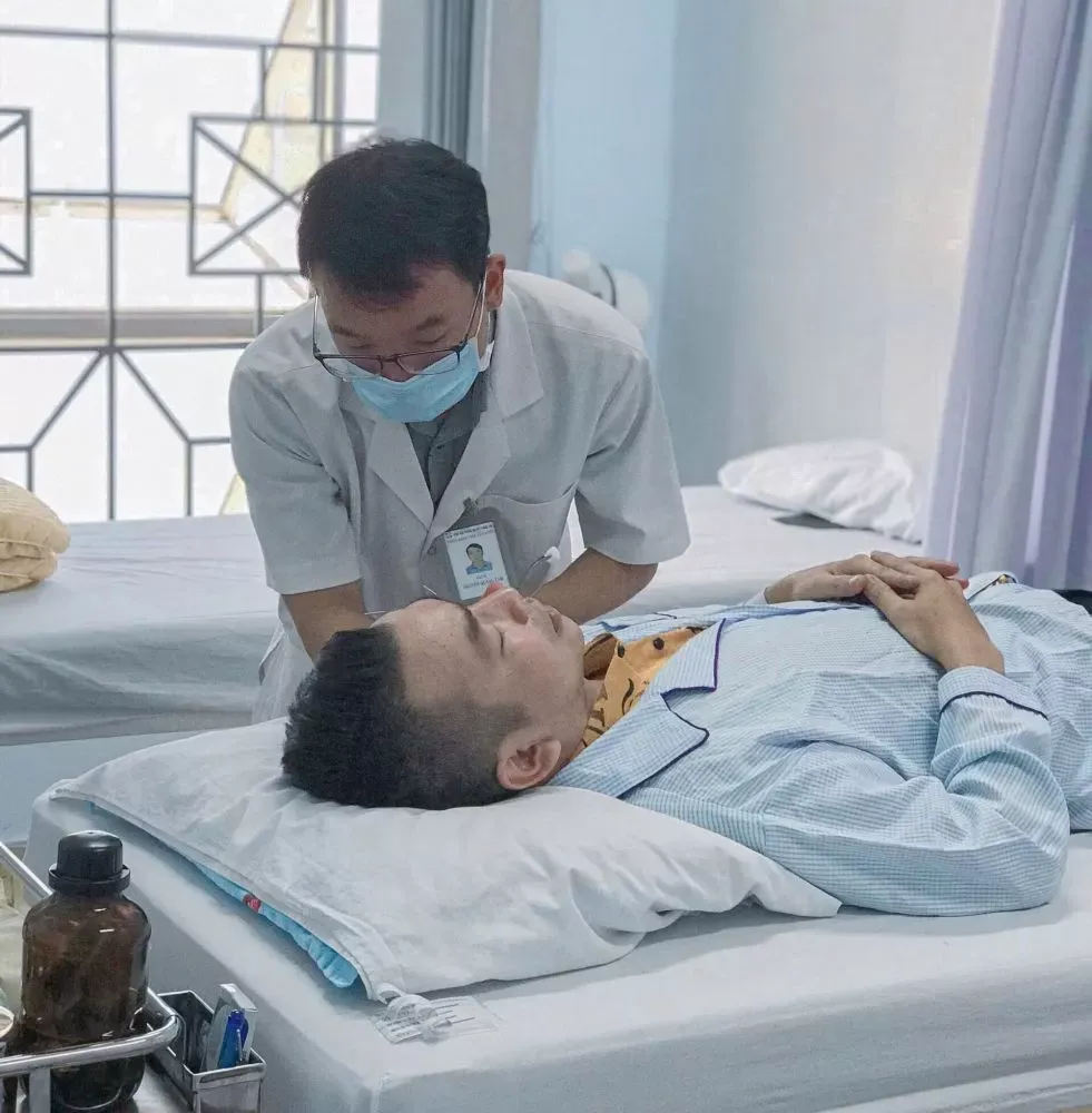 Khám lâm sàng kết hợp với hình ảnh sẽ giúp bác sĩ chẩn đoán liệt Bell chính xác hơn