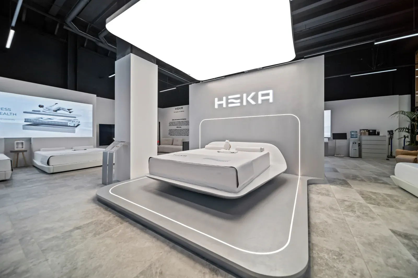 Ngủ Tĩnh vs. Ngủ Động: Tại Sao Nệm AI Bỏ Xa Nệm Hybrid & Memory Foam
