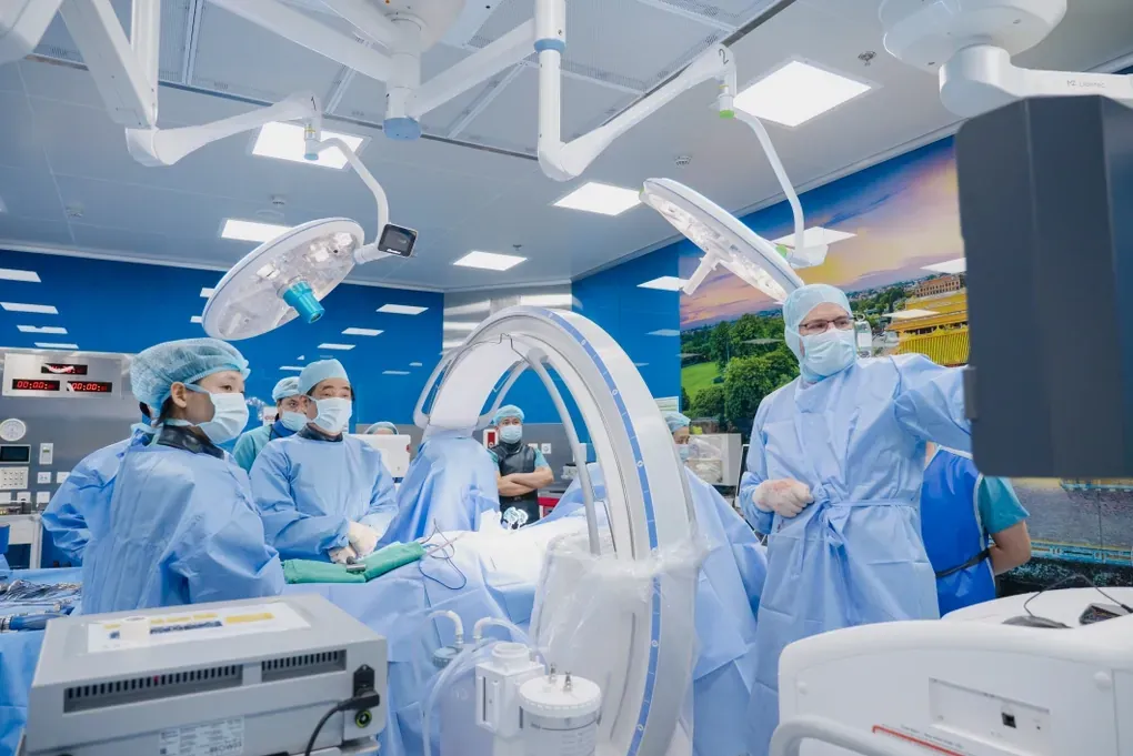 Phẫu thuật giải ép cột sống khi có chỉ định