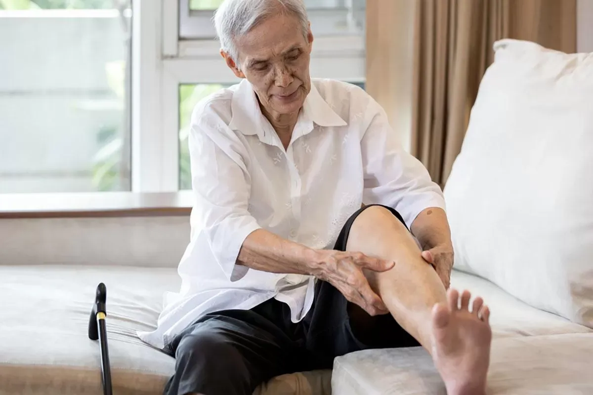 Thoái hóa sụn khớp do vấn đề tuổi tác là nguyên nhân chủ yếu dẫn đến viêm khớp